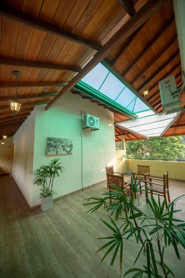 Melheim Kandy Villas Exterior photo