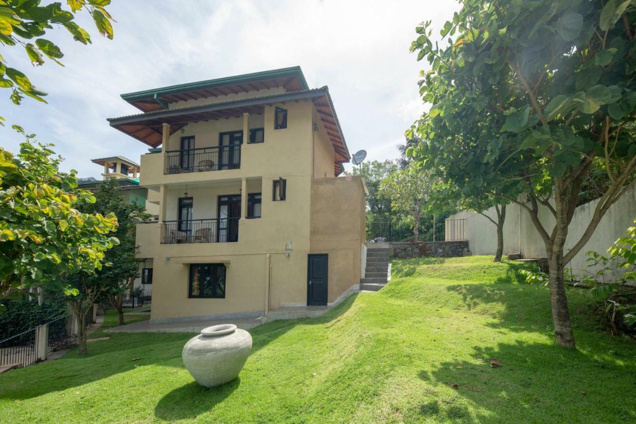 Melheim Kandy Villas Exterior photo